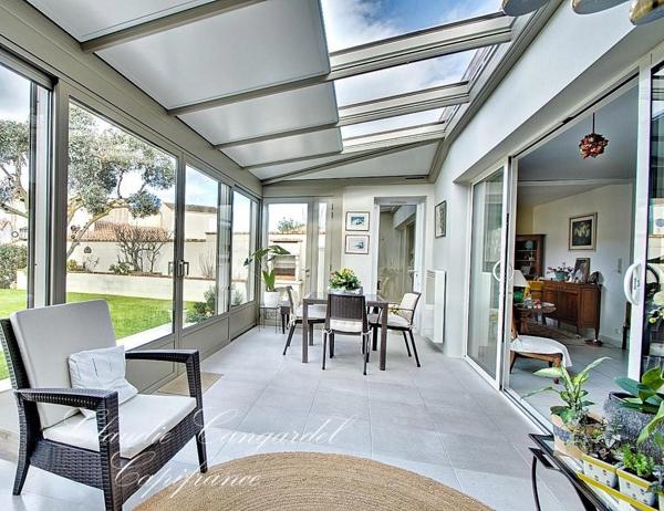 Maison à vendre de PLAIN PIED, 153m² habitable, 6 pièces, proche commerces à NIEUL SUR MER (17)