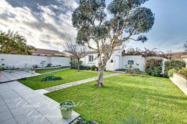 Maison à vendre de PLAIN PIED, 153m² habitable, 6 pièces, proche commerces à NIEUL SUR MER (17)