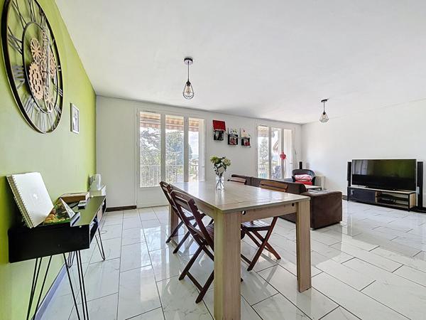 EXCLUSIVITE - APPARTEMENT T4 DE 75 M² AU 2EME ETAGE A 10 MINUTES A PIED DU CENTRE