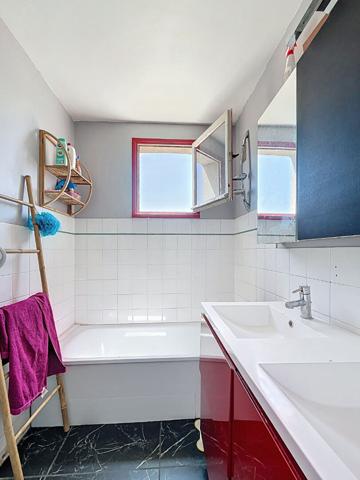 EXCLUSIVITE - APPARTEMENT T4 DE 75 M² AU 2EME ETAGE A 10 MINUTES A PIED DU CENTRE