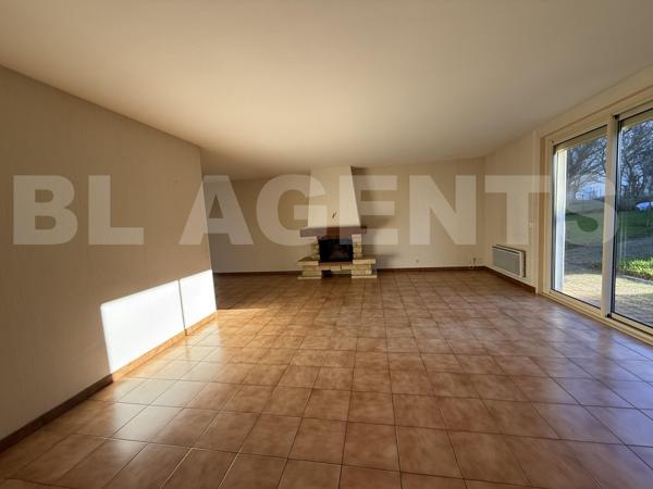 ENSEMBLE DE DEUX MAISONS