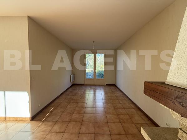 ENSEMBLE DE DEUX MAISONS