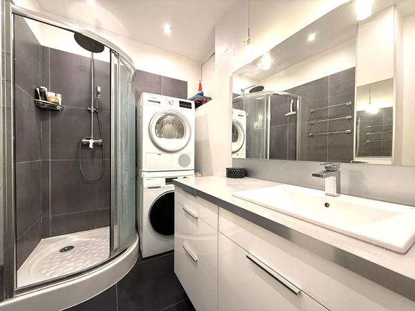 CENTRE VILLE T5 de 93 m² lumineux proche gare garage et cave