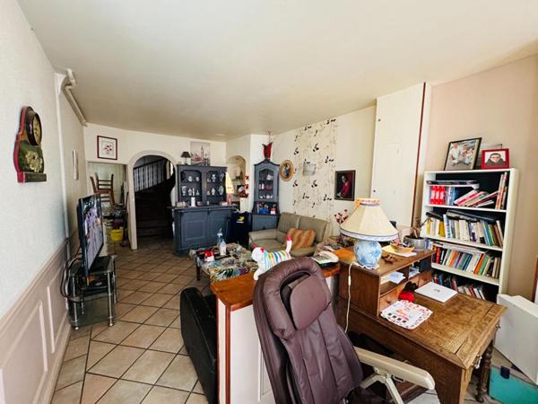 Maison de ville dans le centre de La Charité