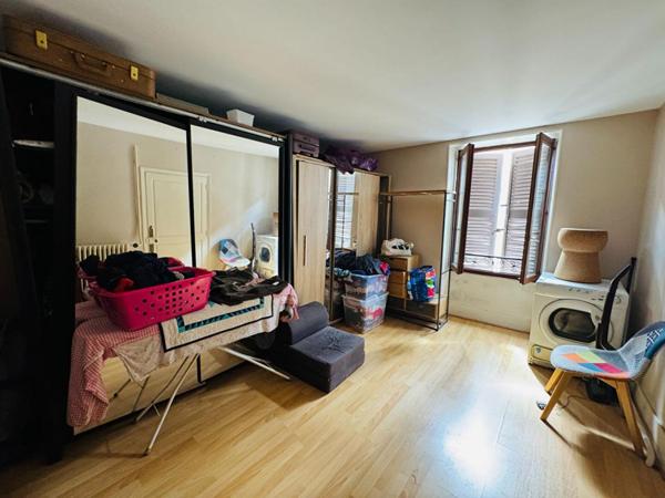 Maison de ville dans le centre de La Charité