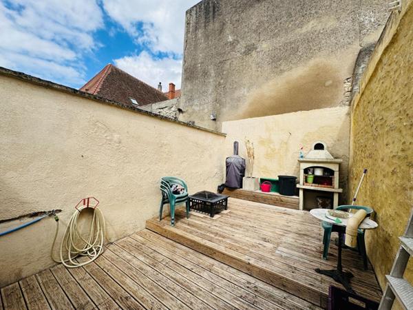 Maison de ville dans le centre de La Charité