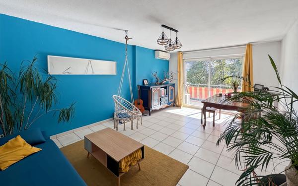 Appartement à vendre    3 pièces • 65,30 m2 Hyères