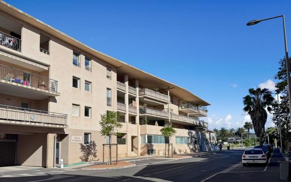 Appartement à vendre    3 pièces • 65,30 m2 Hyères