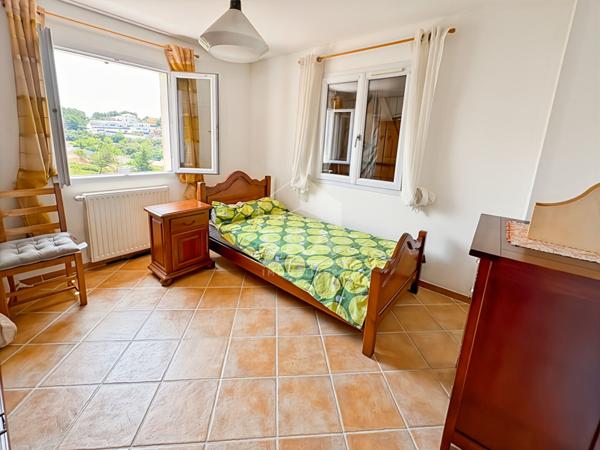 Marseille 15ème -  Maison T4 de 125m2 + parcelle de 802m2 avec terrasse et garage