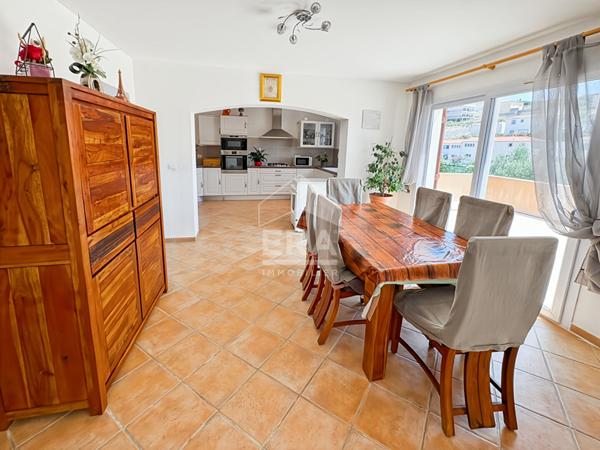 Marseille 15ème -  Maison T4 de 125m2 + parcelle de 802m2 avec terrasse et garage