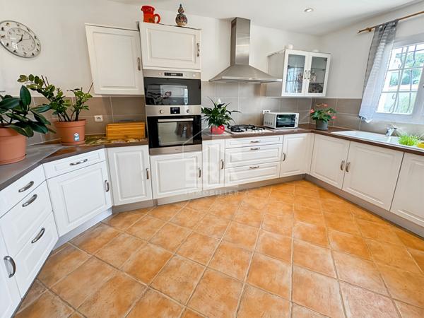 Marseille 15ème -  Maison T4 de 125m2 + parcelle de 802m2 avec terrasse et garage