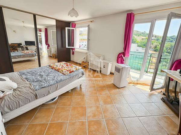 Marseille 15ème -  Maison T4 de 125m2 + parcelle de 802m2 avec terrasse et garage