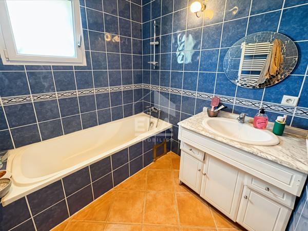 Marseille 15ème -  Maison T4 de 125m2 + parcelle de 802m2 avec terrasse et garage