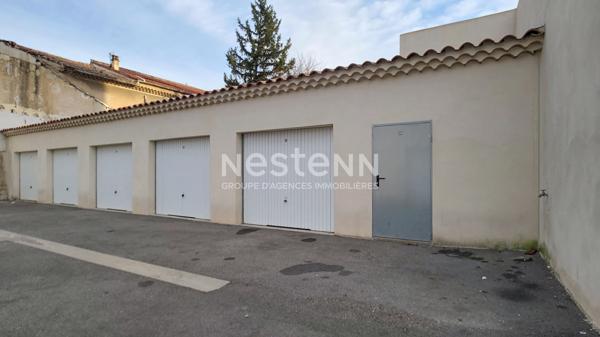 Lot de 9 garages et 1 box moto à vendre à Carpentras