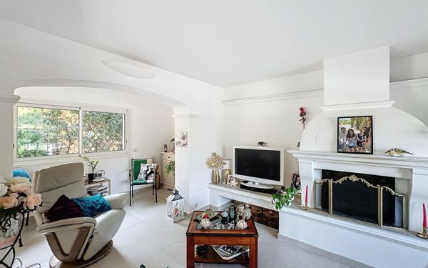 Maison à vendre    5 pièces • 140,14 m2 Saint-Raphaël