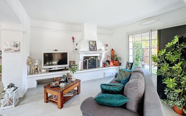 Maison à vendre    5 pièces • 140,14 m2 Saint-Raphaël