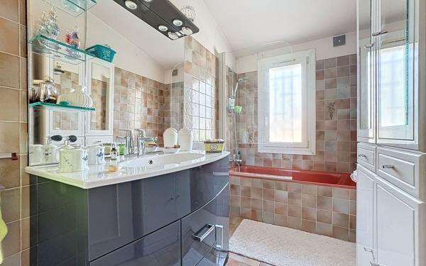 Maison à vendre    5 pièces • 140,14 m2 Saint-Raphaël