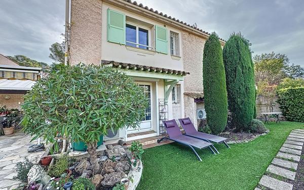 Maison à vendre    5 pièces • 140,14 m2 Saint-Raphaël