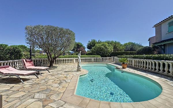 Maison à vendre    5 pièces • 140,14 m2 Saint-Raphaël