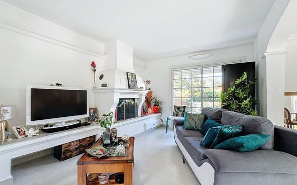 Maison à vendre    5 pièces • 140,14 m2 Saint-Raphaël