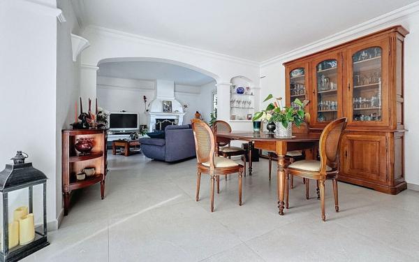 Maison à vendre    5 pièces • 140,14 m2 Saint-Raphaël