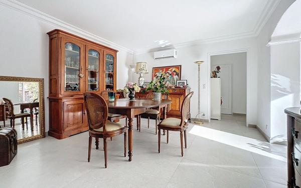 Maison à vendre    5 pièces • 140,14 m2 Saint-Raphaël