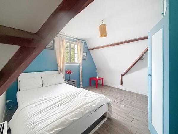À vendre - Maison individuelle, 8 pièces située à Tours (37100)