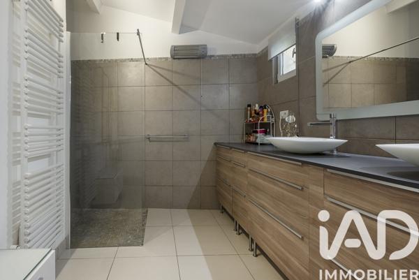 Maison à vendre 6 pièces 168 m² Éguilles
