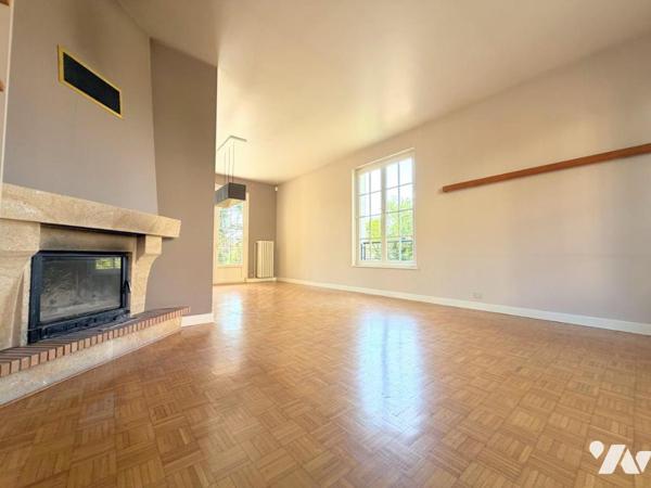 Maison individuelle et terrain attenant