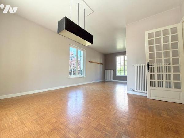 Maison individuelle et terrain attenant