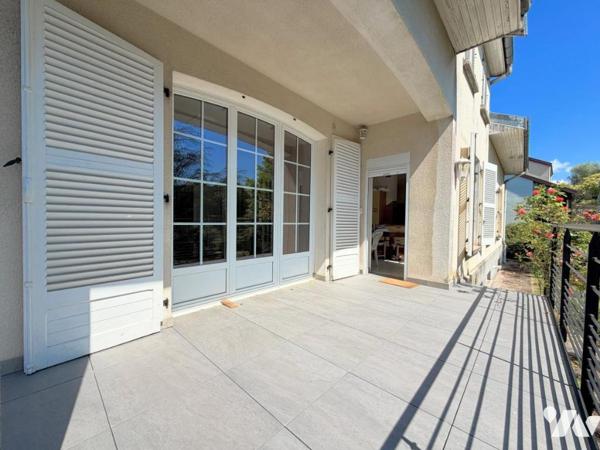 Maison individuelle et terrain attenant
