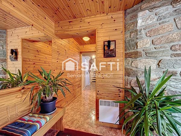 À 2 min des pistes : maison familiale sans vis-à-vis, terrain spacieux et vue plein sud.