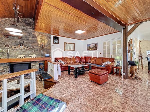 À 2 min des pistes : maison familiale sans vis-à-vis, terrain spacieux et vue plein sud.