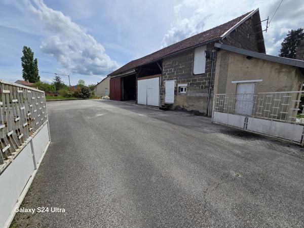 Grange avec Garage ,Dependances et Piece