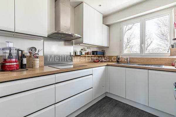 RUEIL-MALMAISON - CENTRE VILLE BOIS PREAU - APPARTEMENT 94 M2 - 3 CHAMBRES - DERNIER ETAGE - BOX - CAVE -