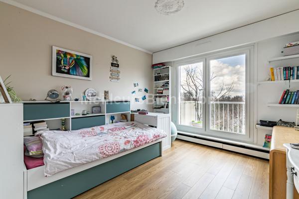 RUEIL-MALMAISON - CENTRE VILLE BOIS PREAU - APPARTEMENT 94 M2 - 3 CHAMBRES - DERNIER ETAGE - BOX - CAVE -