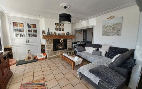 Maison à vendre    6 pièces •  Saint-Pierre-de-Fursac