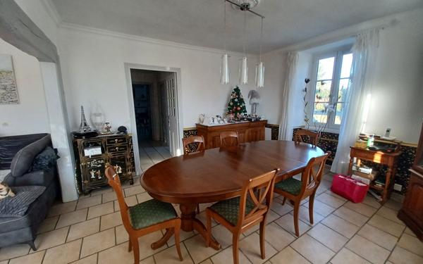 Maison à vendre    6 pièces •  Saint-Pierre-de-Fursac