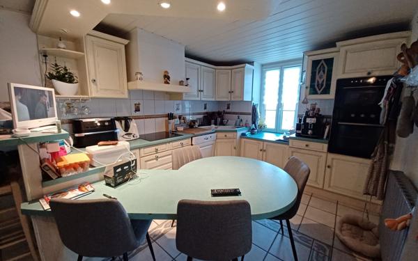 Maison à vendre    6 pièces •  Saint-Pierre-de-Fursac