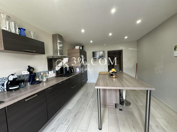 Maison de village 8 pièce(s) 3 chambre(s) 165 m²