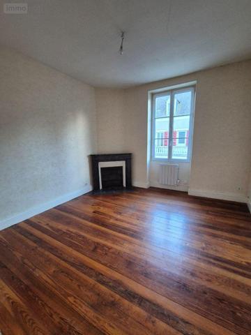 Maison de ville à vendre à Neuvy-Saint-Sépulchre dans l'Indre (36230), ref : CG/415