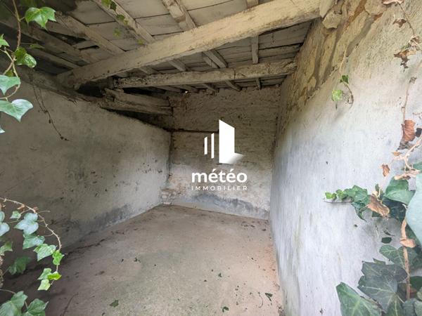 Dépendance 130m² en pierre sur grand terrain – Luçon