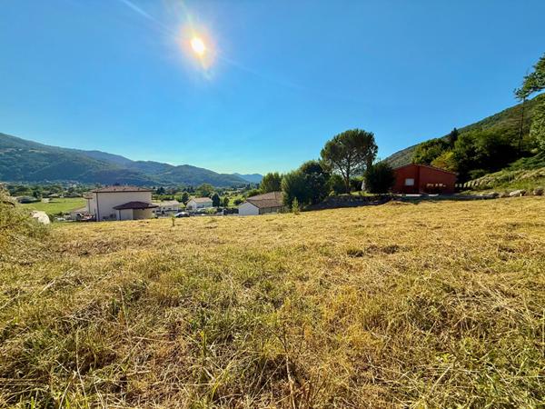 A VENDRE : TERRAIN VIABILISÉ PRÊT À BÂTIR - OPPORTUNITÉ À FOIX