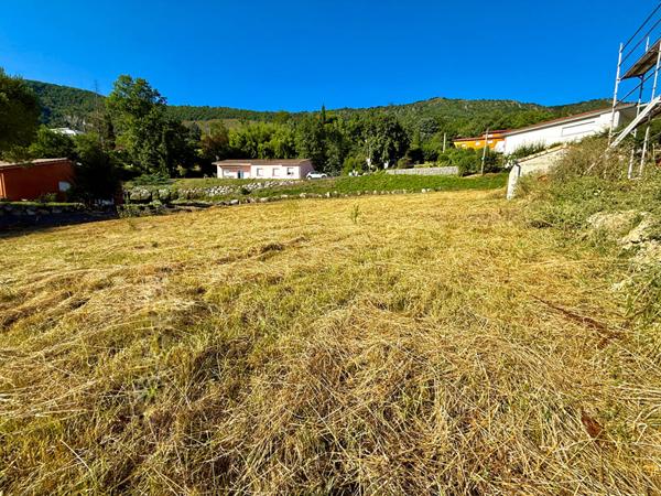 A VENDRE : TERRAIN VIABILISÉ PRÊT À BÂTIR - OPPORTUNITÉ À FOIX