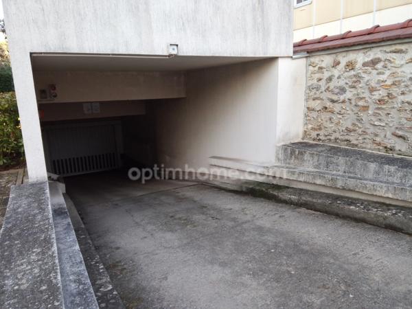 Place de parking en sous-sol sécurisé LE CHESNAY (78)