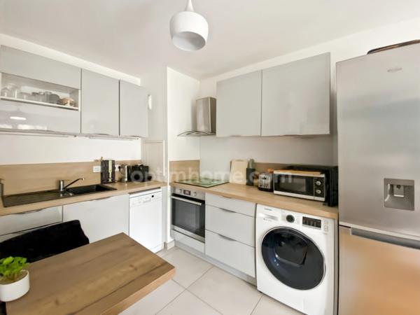 VERSAILLES (78) - QUARTIER RECHERCHÉ - RESIDENCE RECENTE 2019 - APPARTEMENT 2 PIÈCES - BALCON - 1ER ETAGE - ASCENSEUR - PARKING EN SOUS-SOL - SALLE DE SPORT - ESPACE COWORKING - CALME ABSOLU