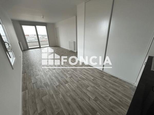 Location Appartement 2 pièces 45.9 m² - 4 RUE JEAN JAURES Colombelles 14460