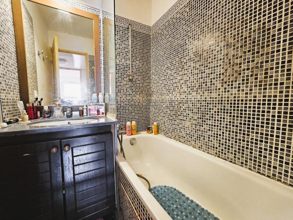 VENTE : appartement T2 LOUÉ (28 m²) CANNES LA BOCCA (06150)