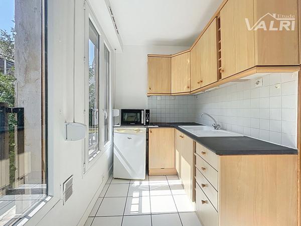 Appartement Paris 1 pièce(s) 28.80 m2, Paris 75011