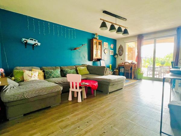 Maison T4 80 m2 avec un jardin arboré de 456m2
